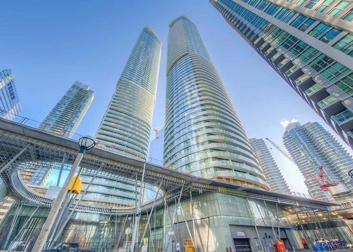 New Milliondollarview49Thfloor Cn Tower Lake Toronto Apartment